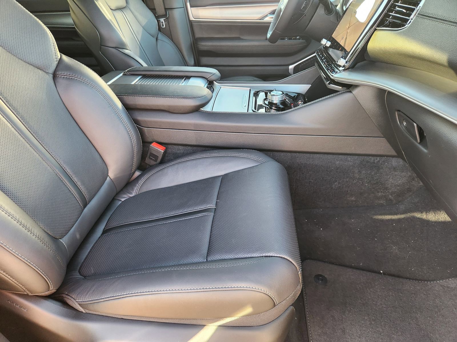 New 2025 Jeep Wagoneer Series II image 13