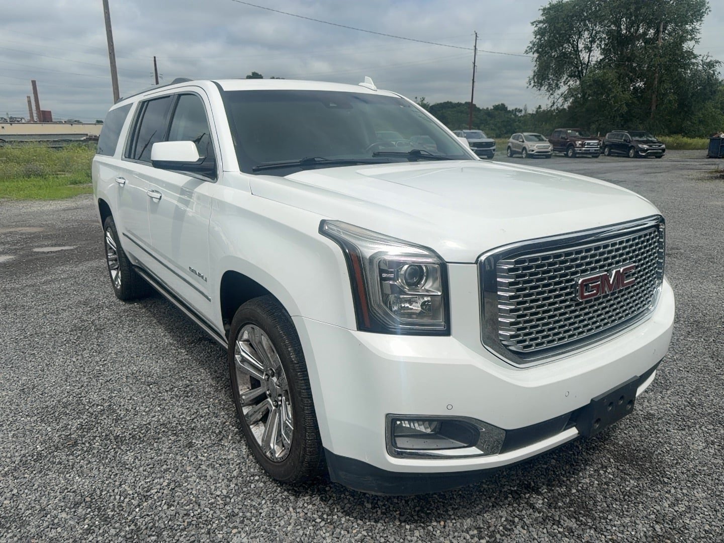 Used 2017 GMC Yukon XL Denali w/ Open Road Package AWD/4WD image 8