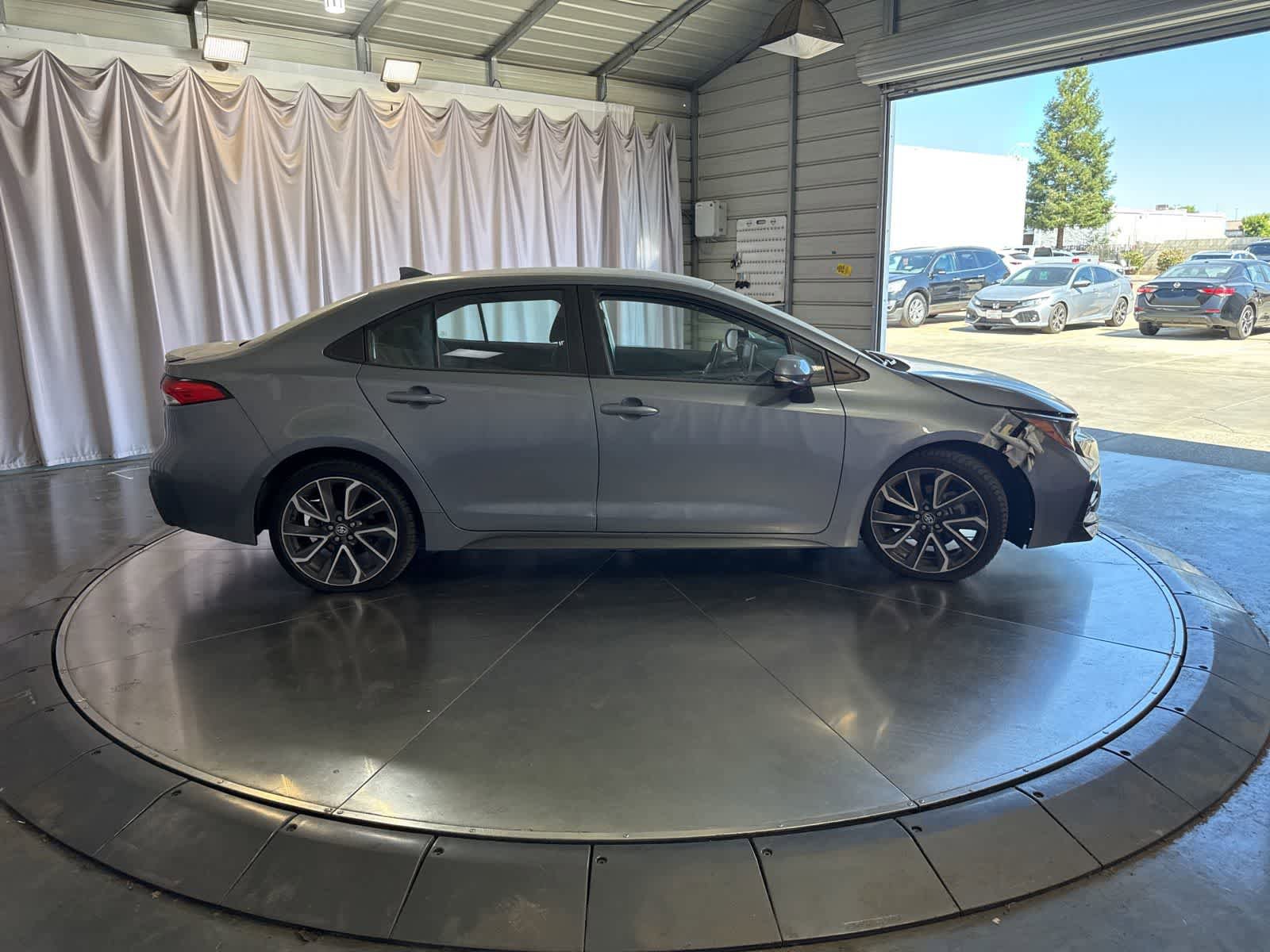 Used 2020 Toyota Corolla SE w/ Carpet Mat Package (TMS) FWD image 3