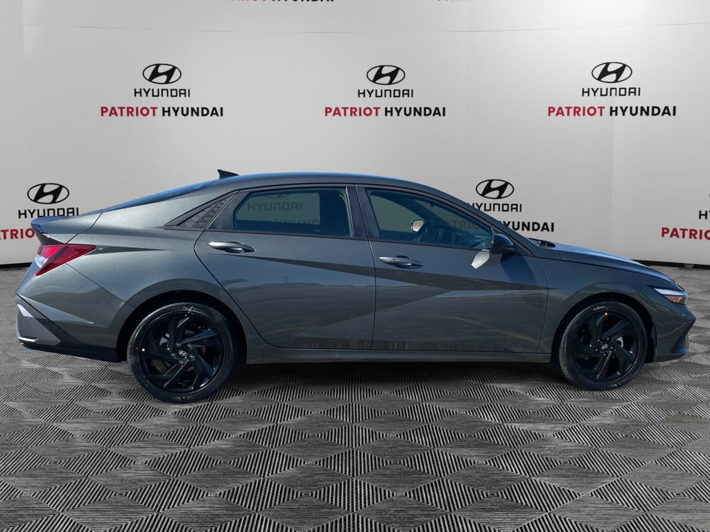 New 2026 Hyundai Elantra Sport image 8