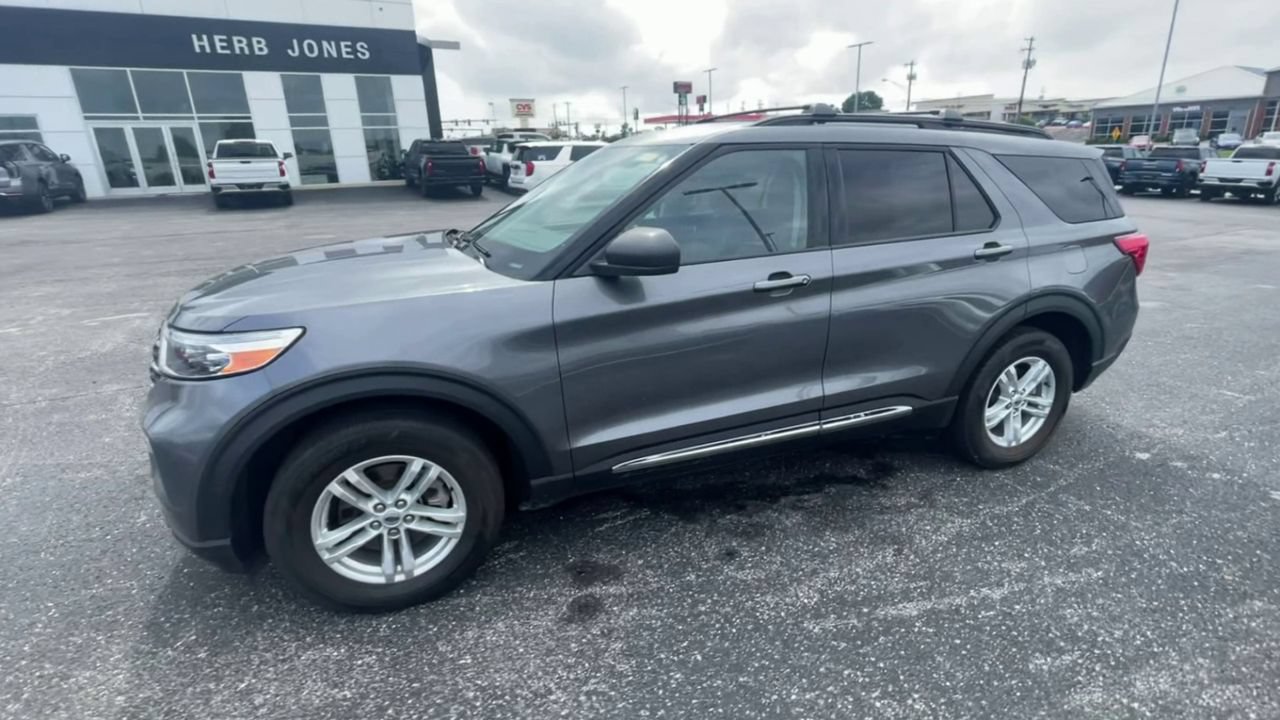 Used 2024 Ford Explorer XLT w/ Equipment Group 202A AWD/4WD image 6