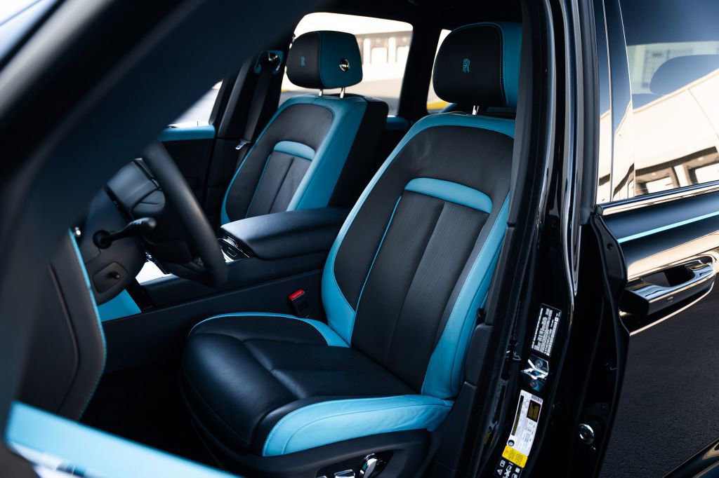 Used 2023 Rolls-Royce Cullinan Black Badge image 49