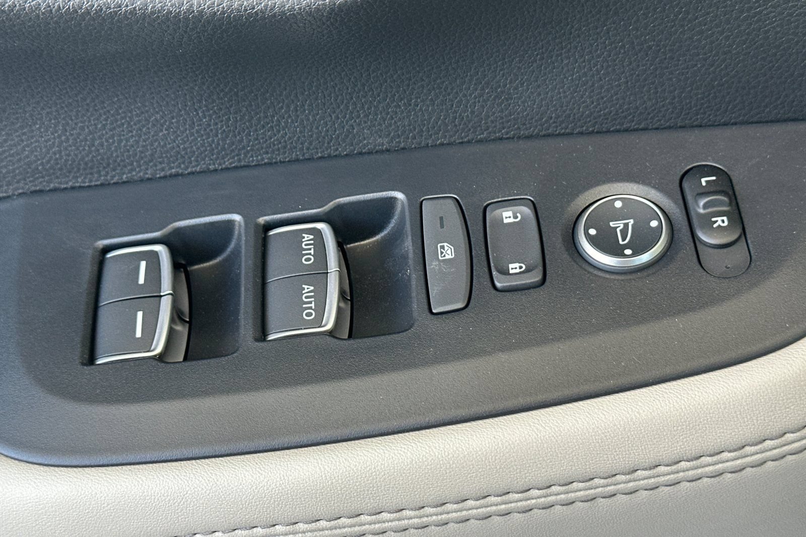 New 2027 Honda HR-V EX-L image 11