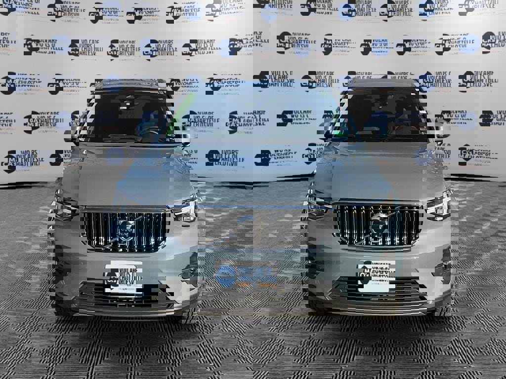 Certified 2023 Volvo XC40 B5 Ultimate w/ Protection Package Premier image 8
