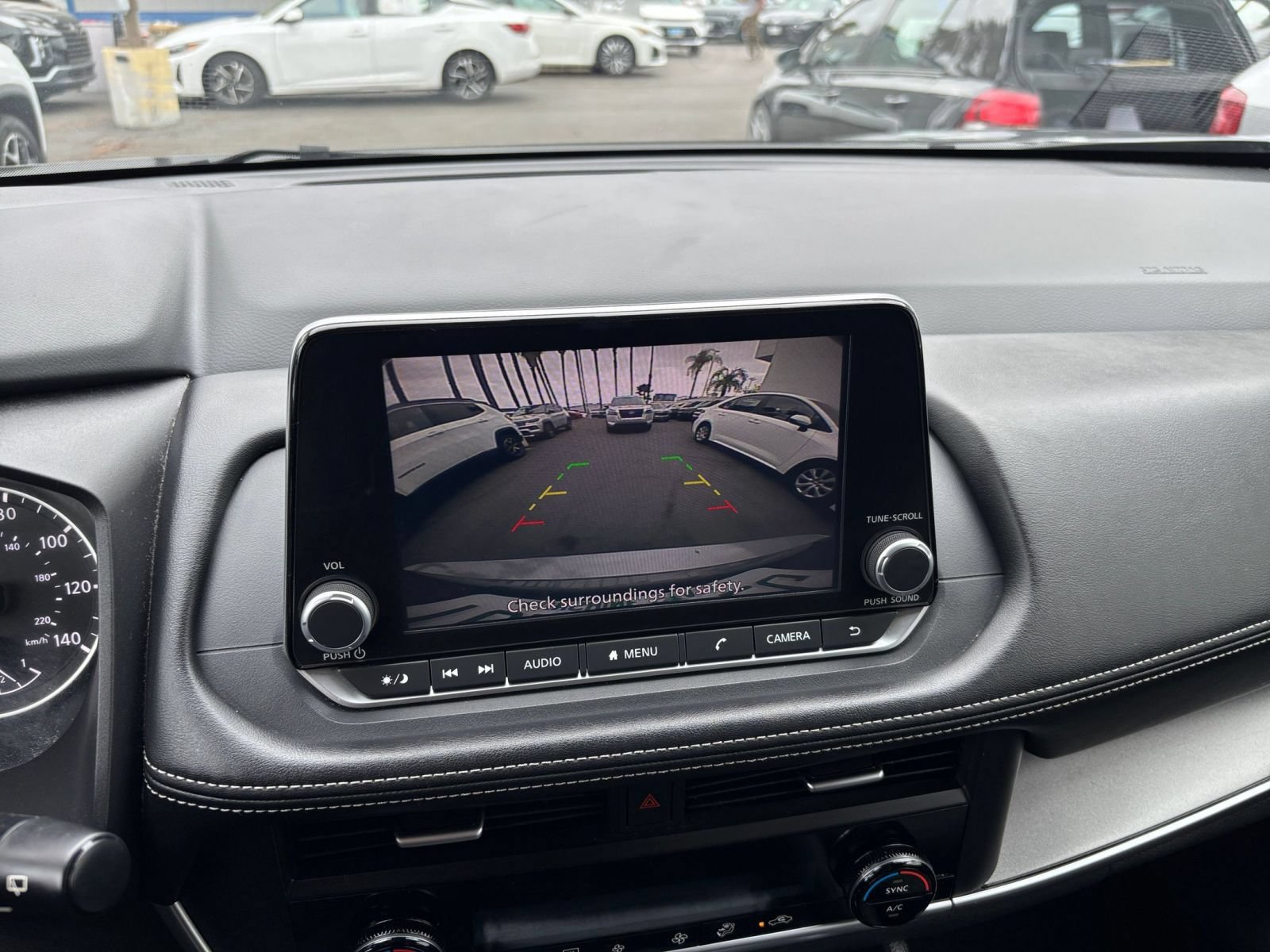 Used 2025 Nissan Rogue SV FWD image 25