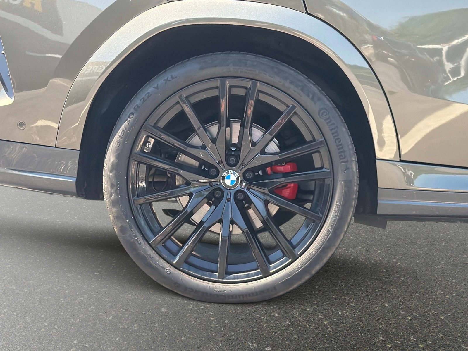 Used 2023 BMW X6 xDrive40i w/ M Sport Package AWD/4WD image 17