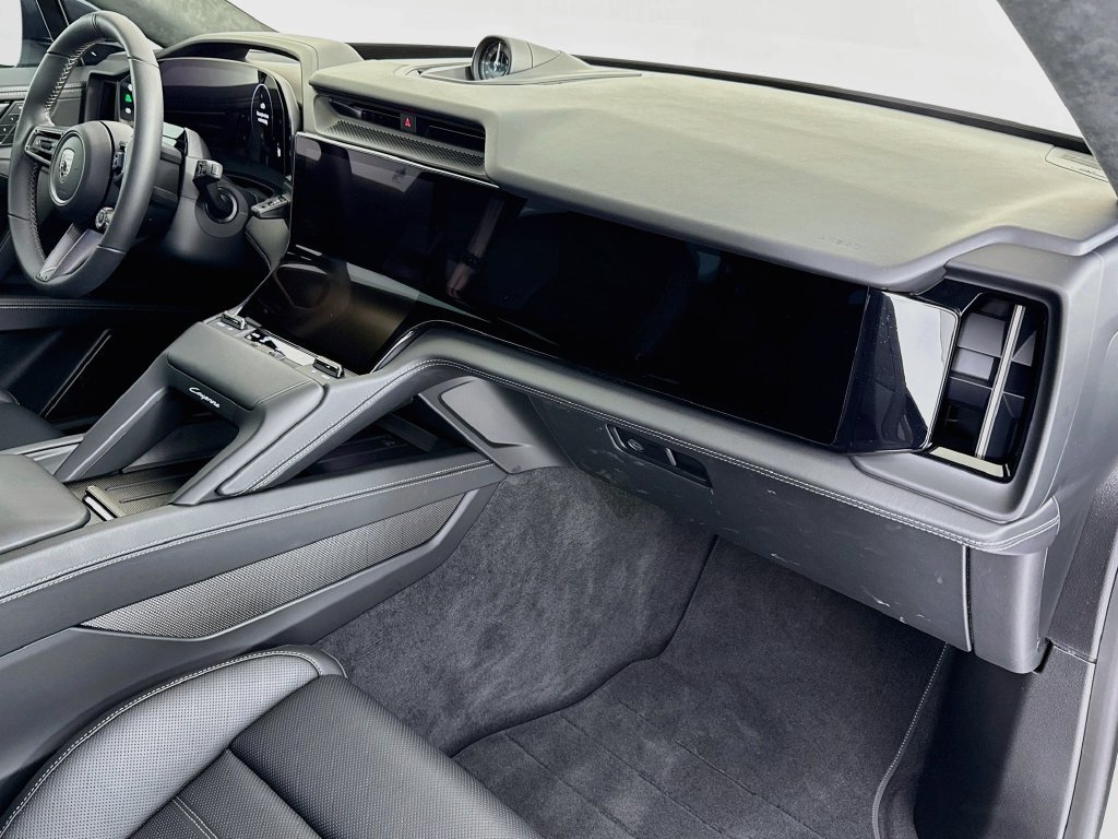 New 2026 Porsche Cayenne Turbo AWD/4WD image 32