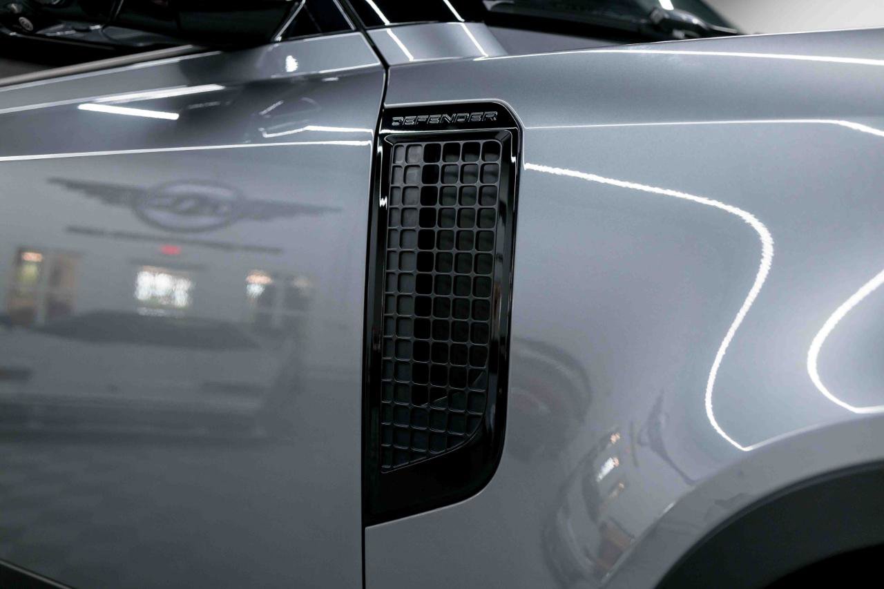 Used 2023 Land Rover Defender 130 SE image 19