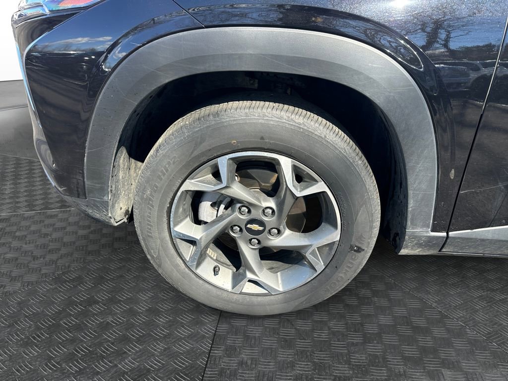 Used 2024 Chevrolet Trax LT w/ Driver Confidence Package image 14