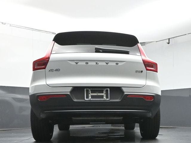Certified 2025 Volvo XC40 B5 Ultra AWD/4WD image 38