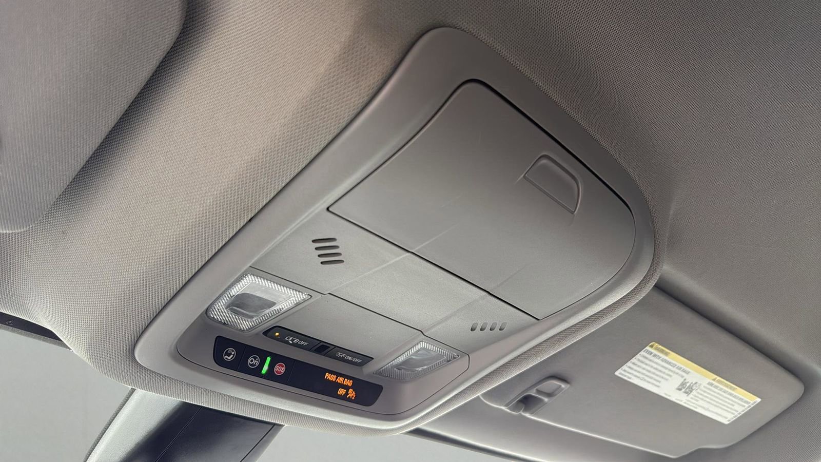 Used 2023 GMC Acadia SLE image 22