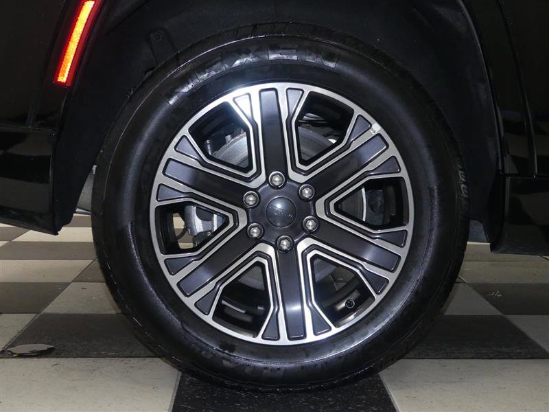 Used 2024 Jeep Wagoneer Series II image 38