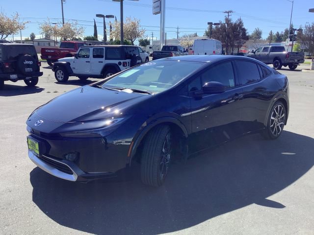 Used 2025 Toyota Prius XSE image 5