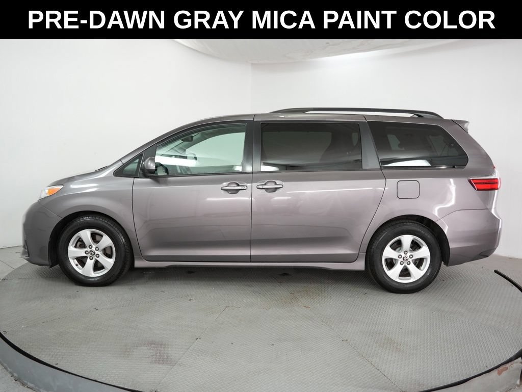 Used 2020 Toyota Sienna LE FWD image 4