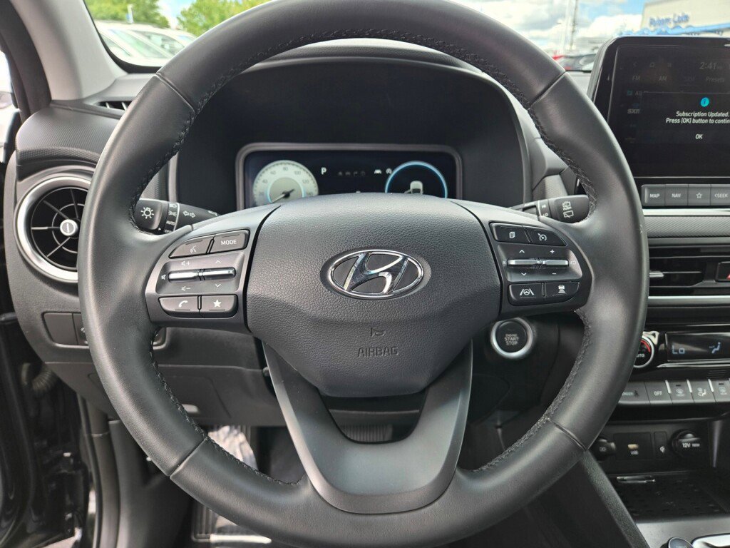 Used 2023 Hyundai Kona Limited FWD image 28