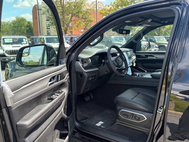 New 2026 Jeep Grand Wagoneer Limited AWD/4WD image 15