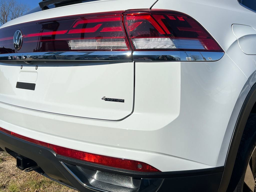 Used 2024 Volkswagen Atlas Cross Sport SE image 5