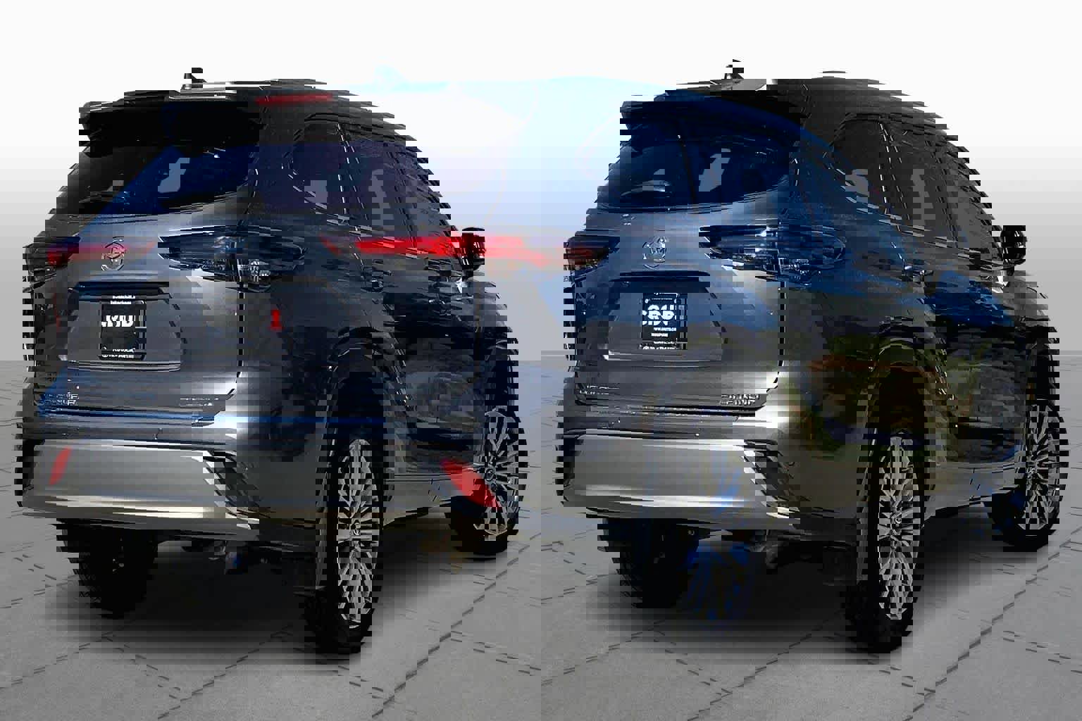 Used 2024 Toyota Highlander Platinum image 13