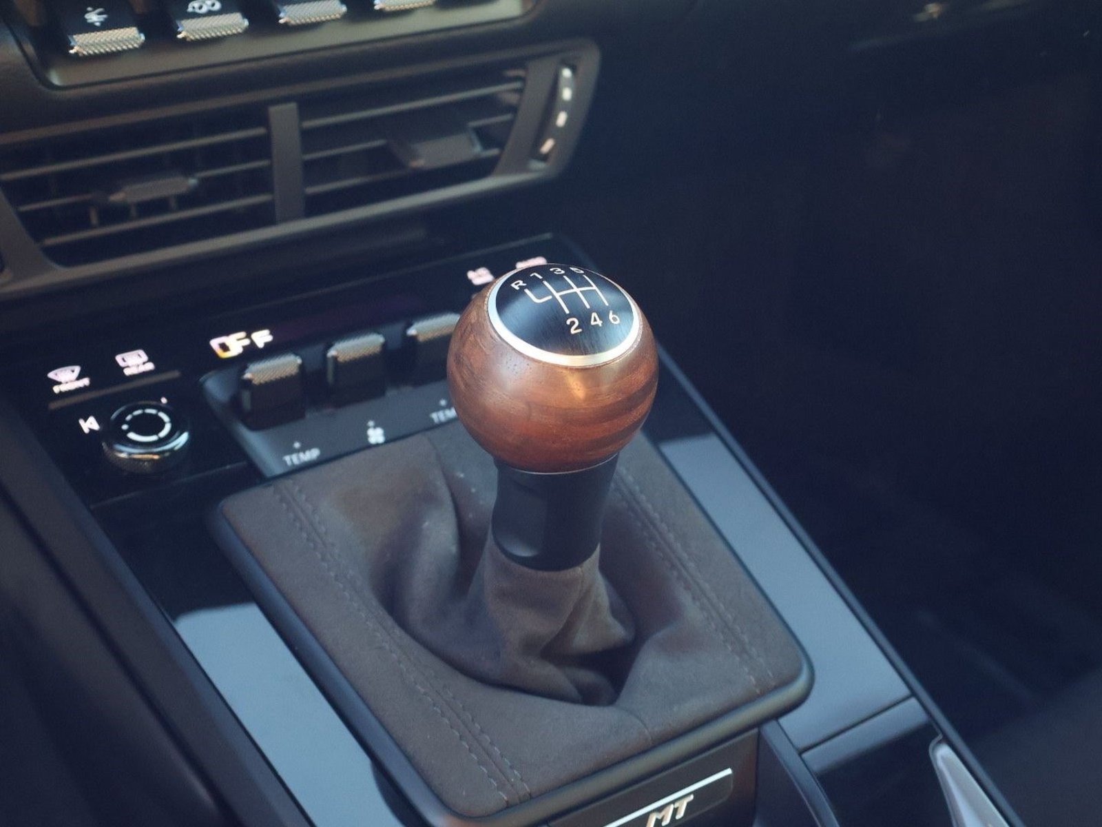 Certified 2026 Porsche 911 Carrera T RWD image 20