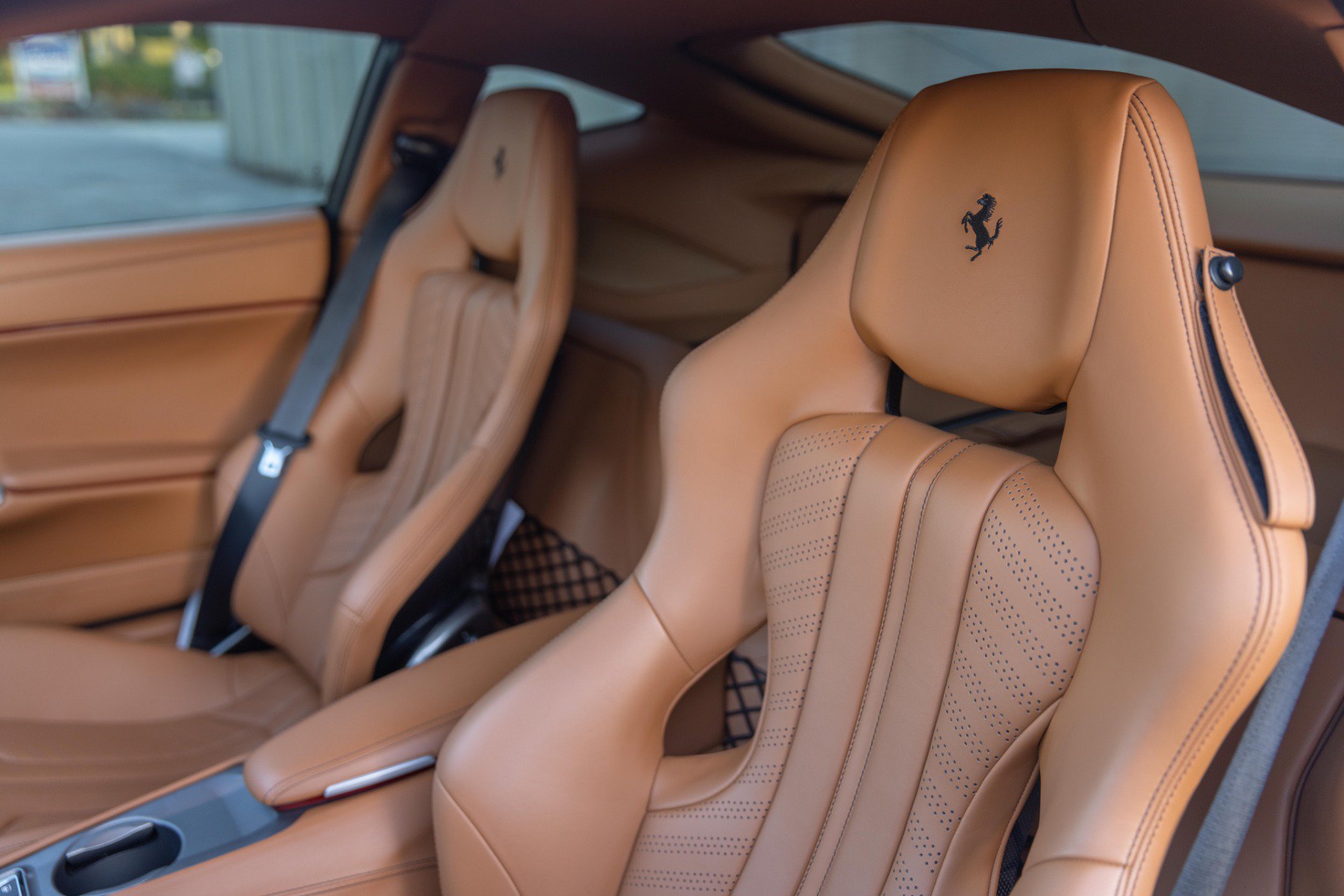 Used 2014 Ferrari F12 Berlinetta RWD image 5