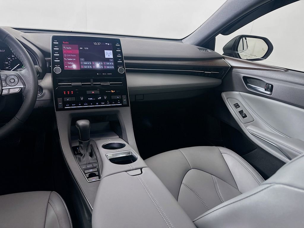 Used 2022 Toyota Avalon XLE image 22