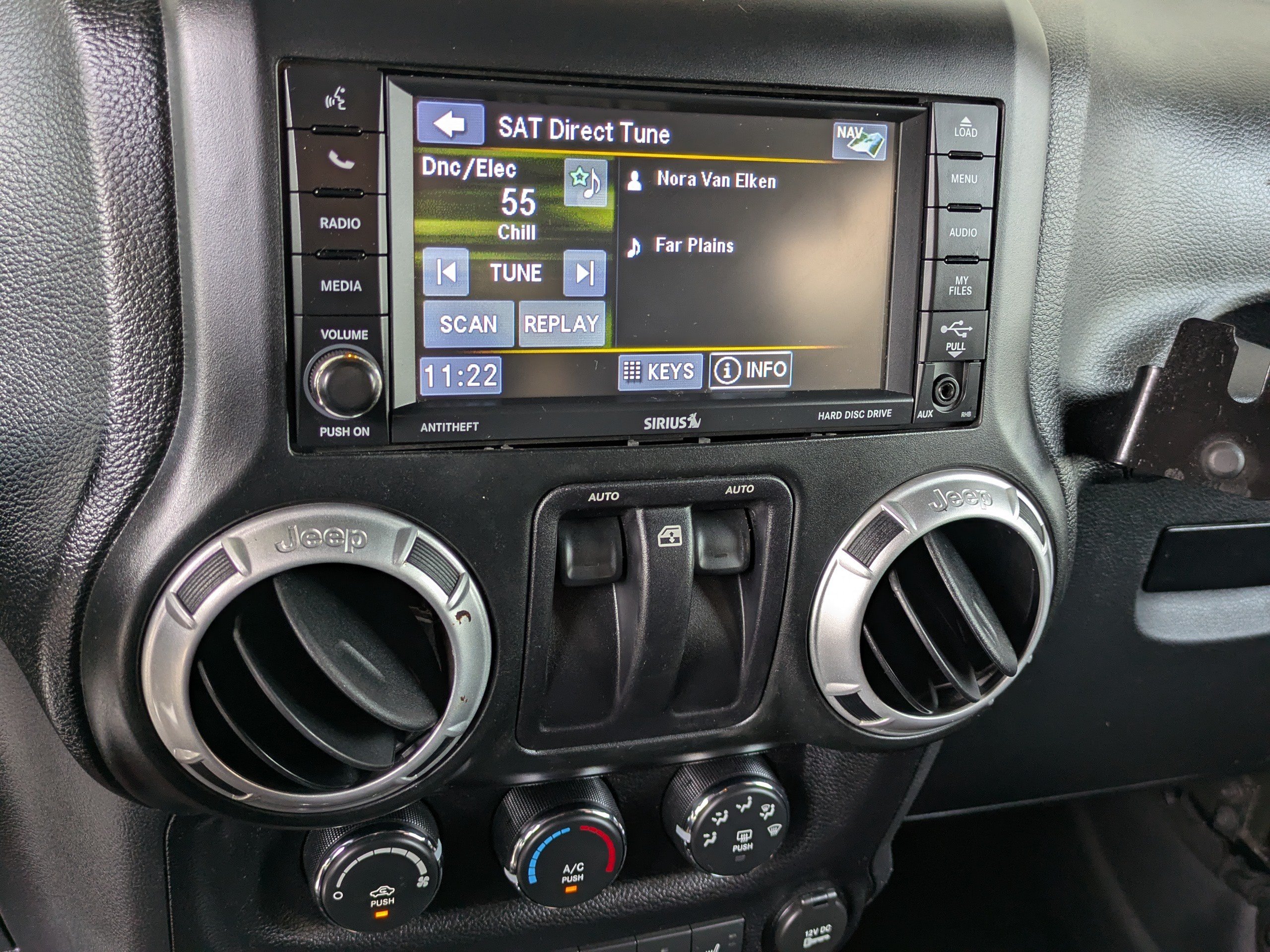 Used 2014 Jeep Wrangler Sahara w/ Connectivity Group AWD/4WD image 24