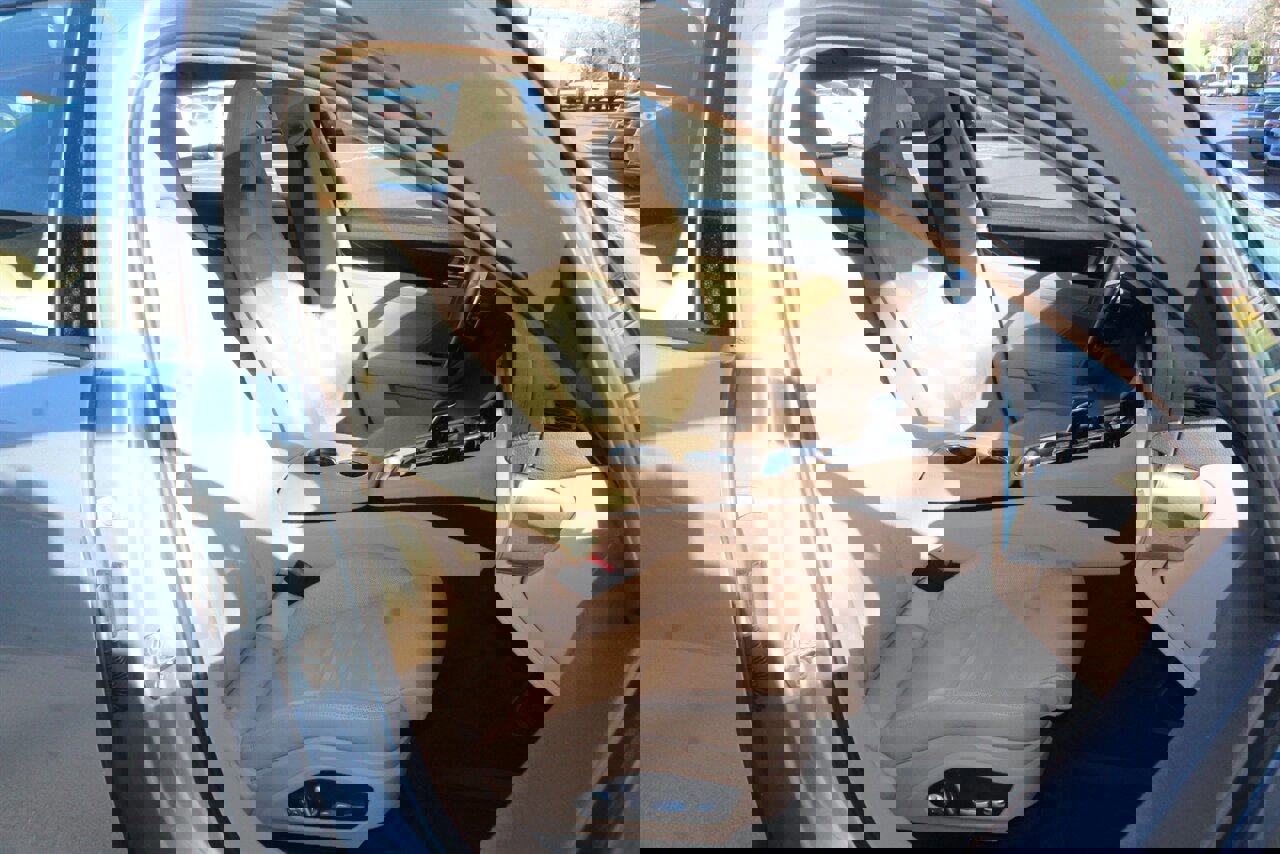 Used 2018 Porsche Panamera 4 image 16