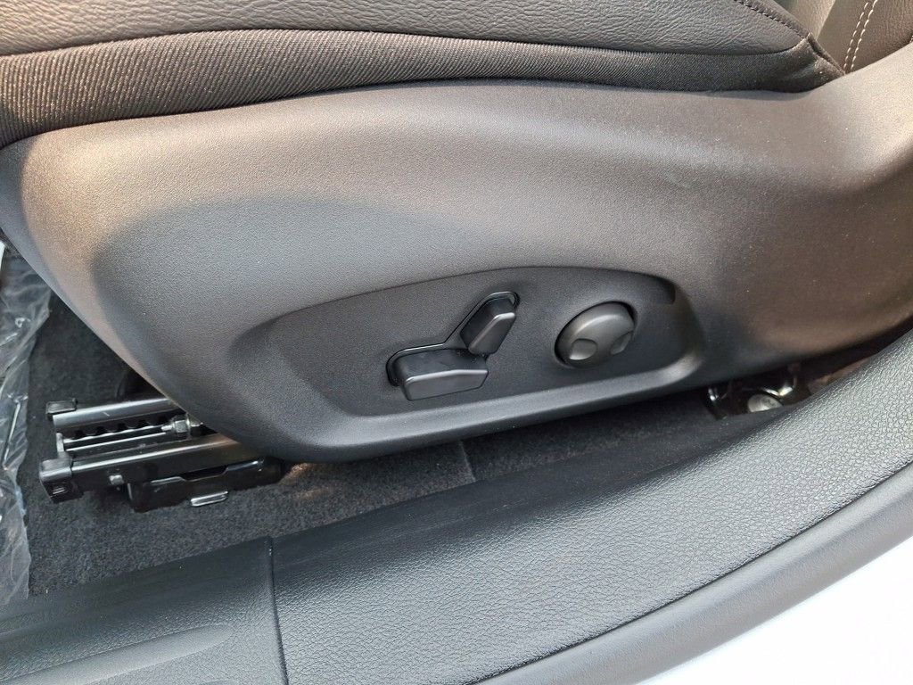 New 2025 Jeep Compass Limited w/ Sun & Sound Group image 28