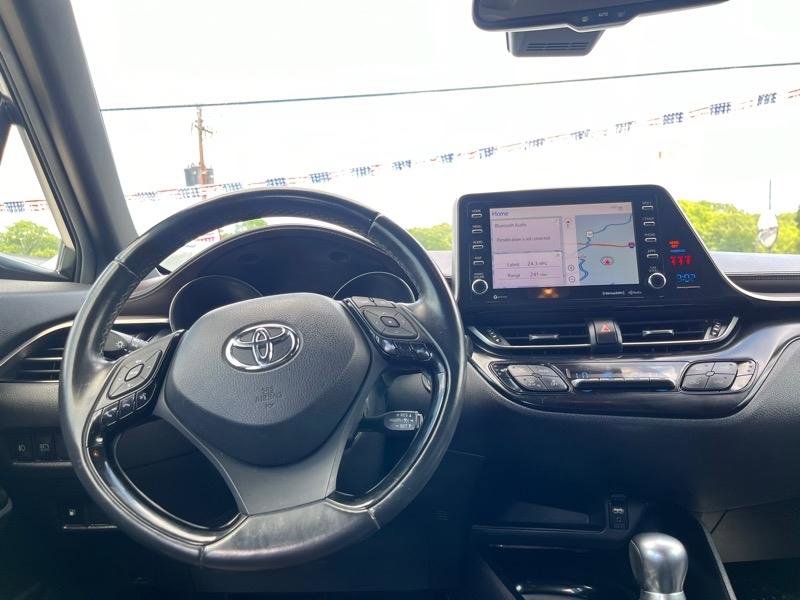 Used 2019 Toyota C-HR Limited FWD image 10