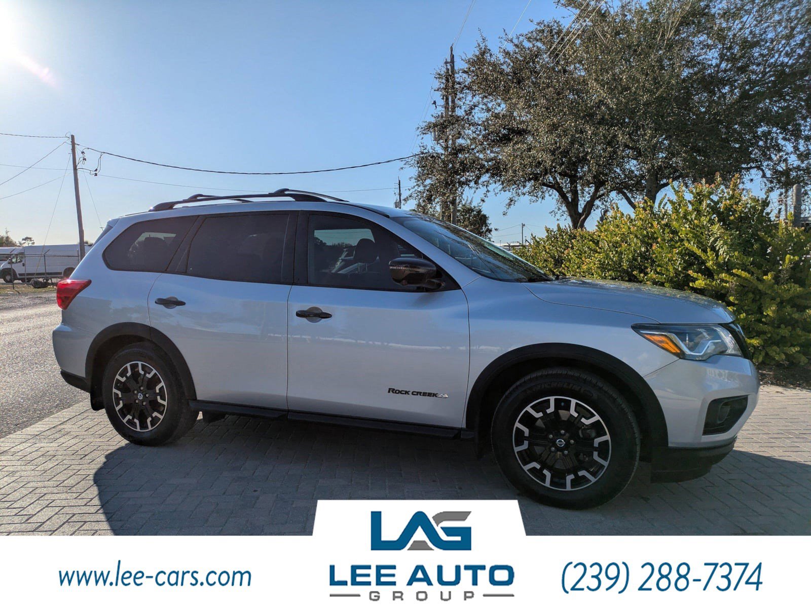 Used 2019 Nissan Pathfinder SL image 1