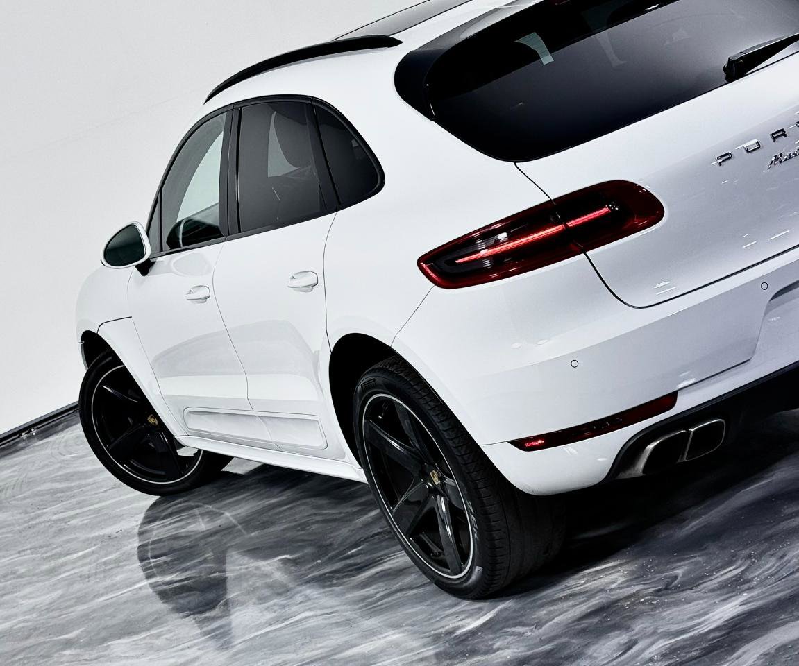 Used 2018 Porsche Macan Turbo w/ Premium Package Plus AWD/4WD image 13