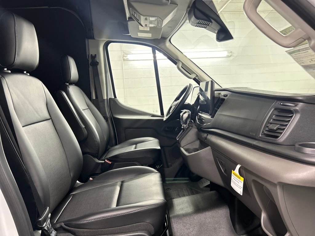 New 2026 Ford Transit 250 148 Medium Roof w/ Load Area Protection Package image 27