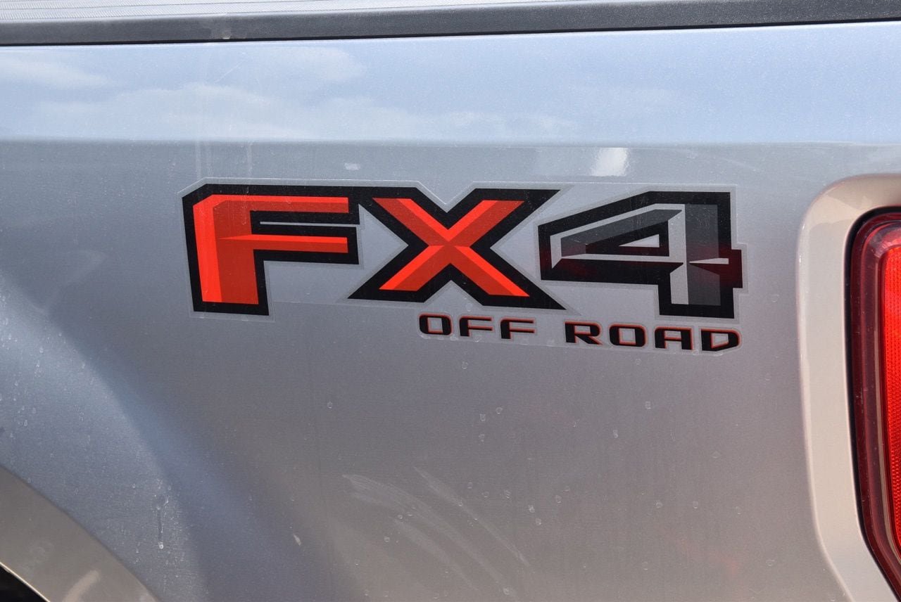 Used 2020 Ford F250 Lariat w/ Lariat Ultimate Package AWD/4WD image 13