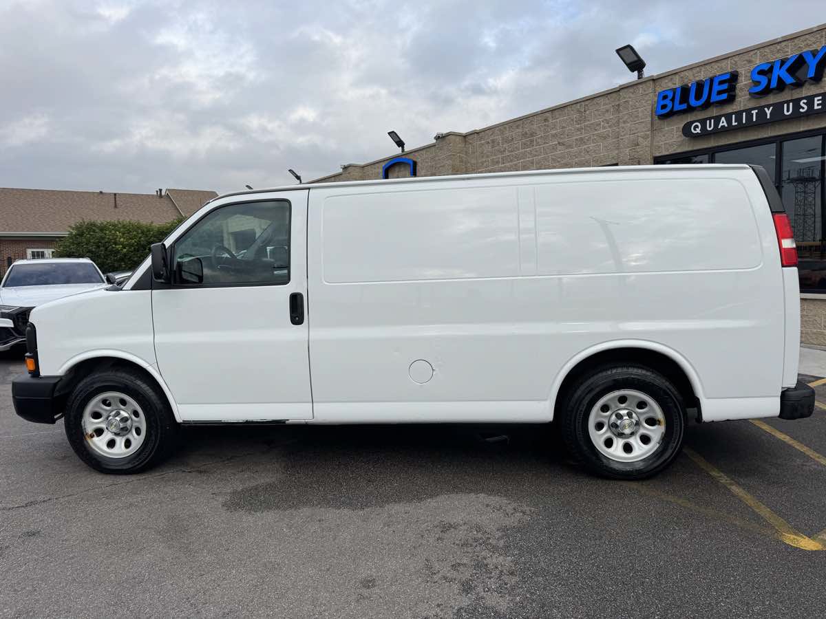 Used 2014 Chevrolet Express 1500 RWD image 8