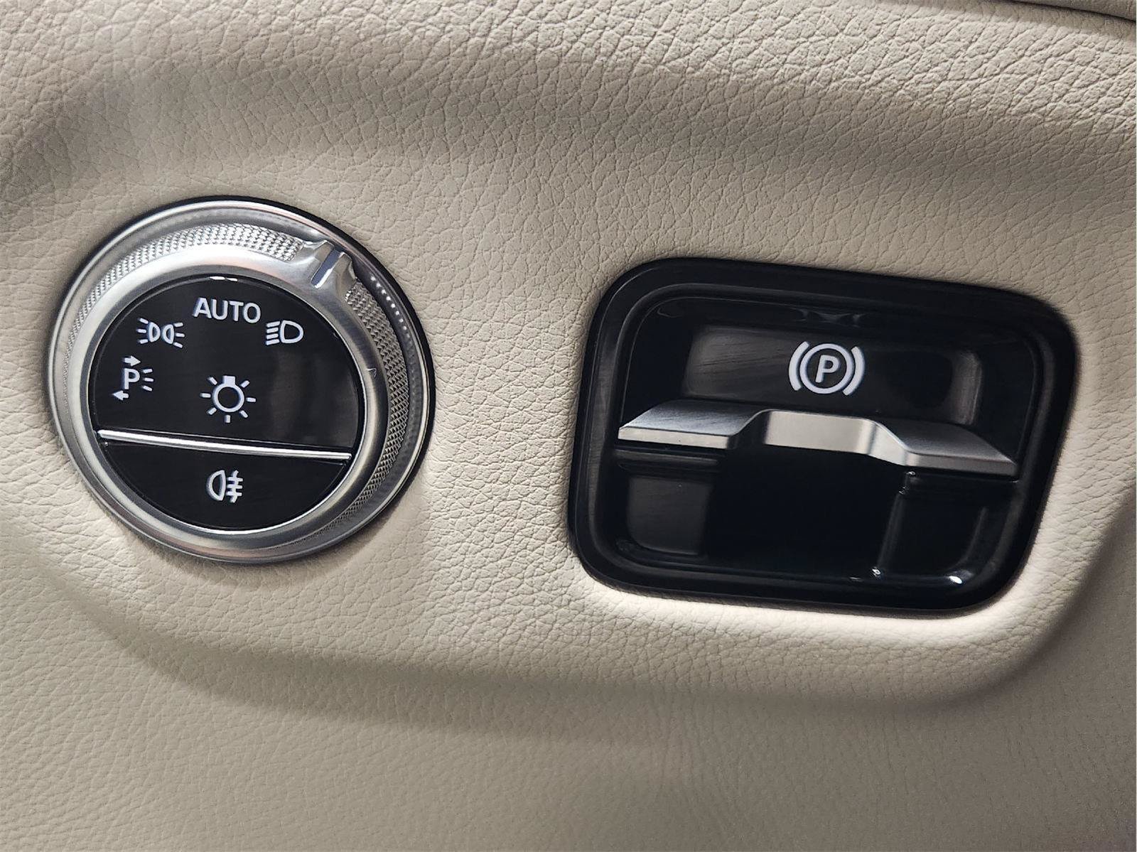 Used 2023 Mercedes-Benz EQS 450+ 4MATIC Sedan image 23