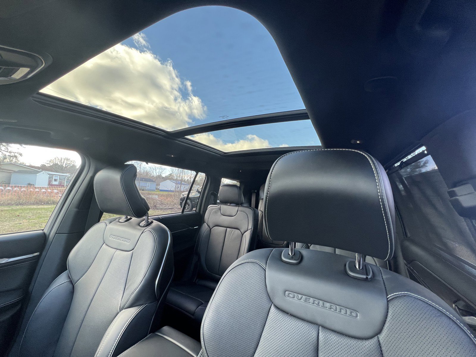 New 2025 Jeep Grand Cherokee L Overland w/ Luxury Tech Group IV image 25