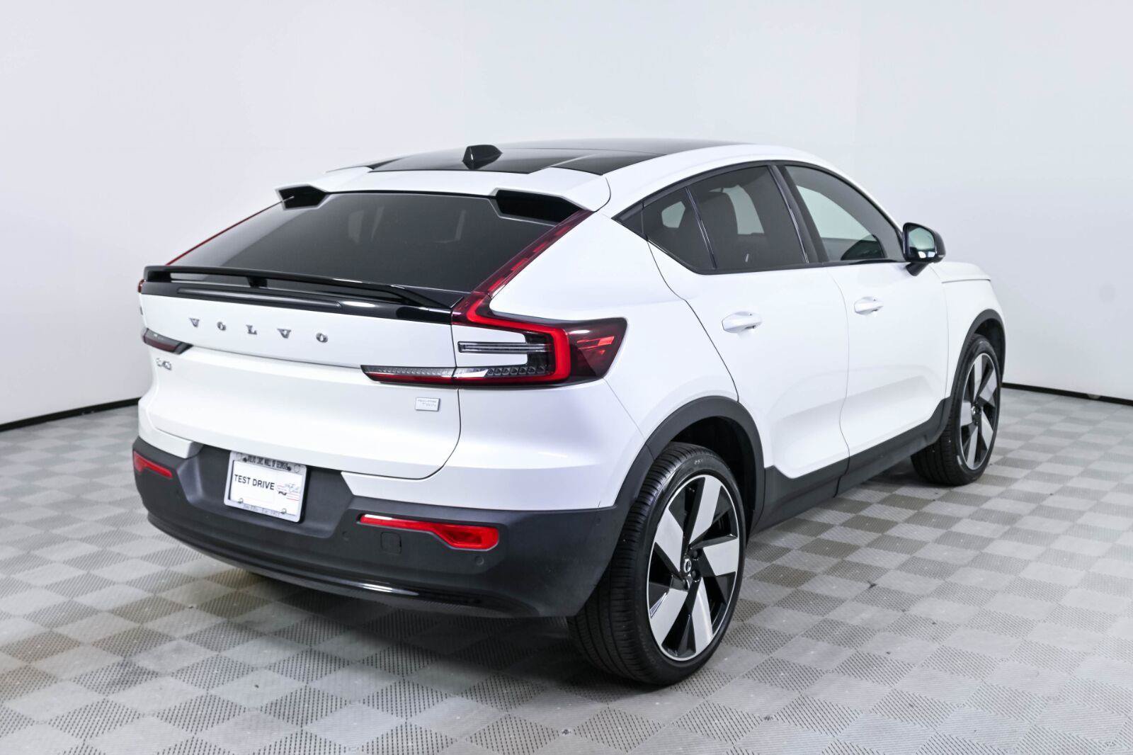 Certified 2024 Volvo C40 Recharge Ultimate AWD/4WD image 29