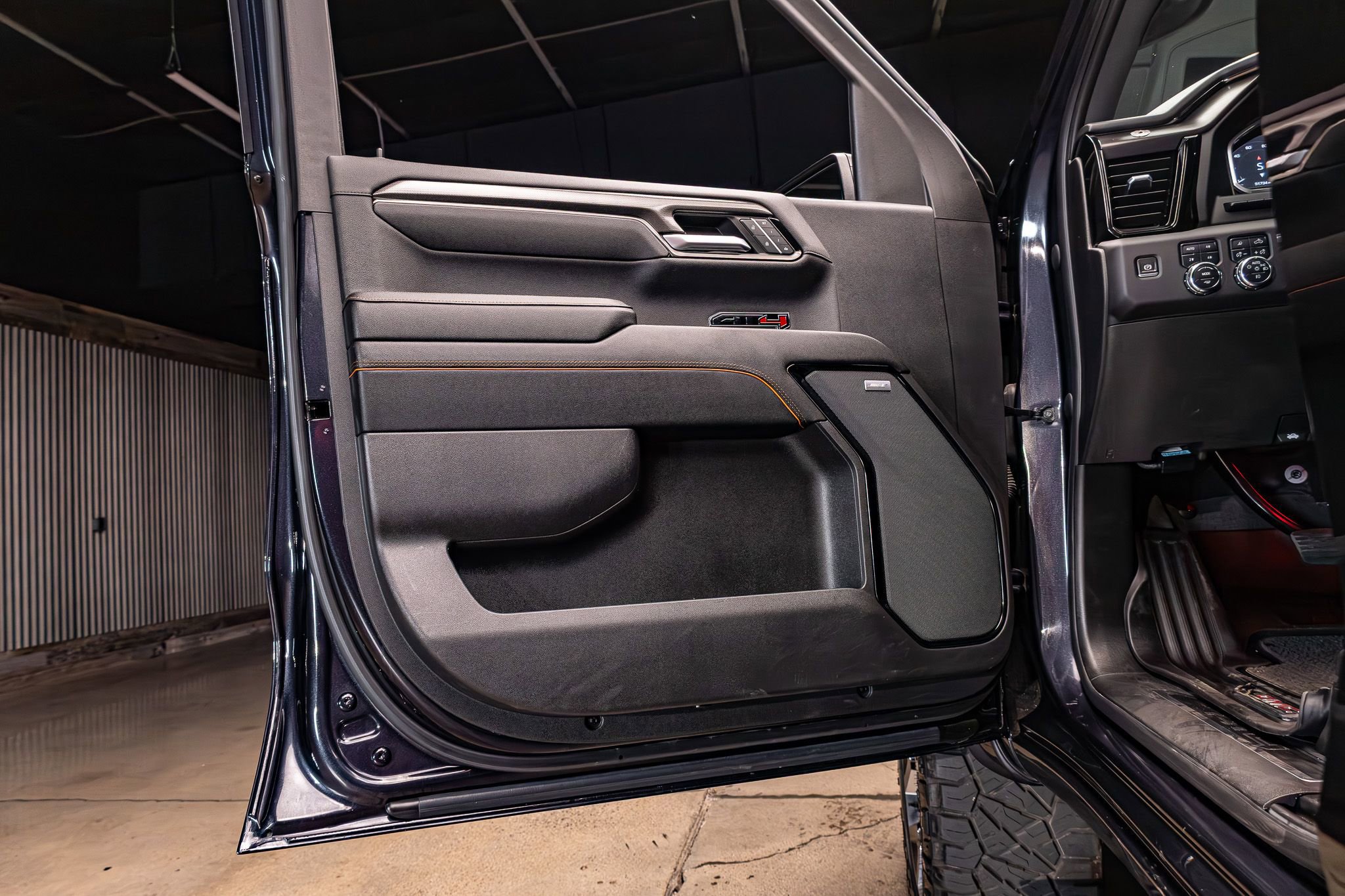 Used 2023 GMC Sierra 1500 AT4 w/ AT4 Premium Package image 28