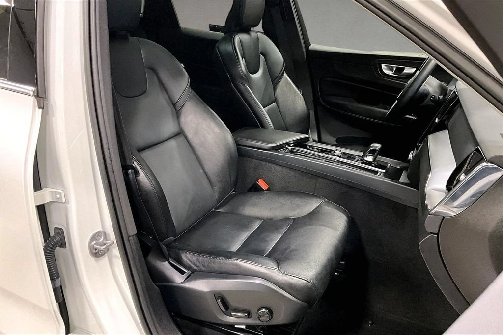 Certified 2023 Volvo XC60 B5 Core w/ Climate Package AWD/4WD image 28