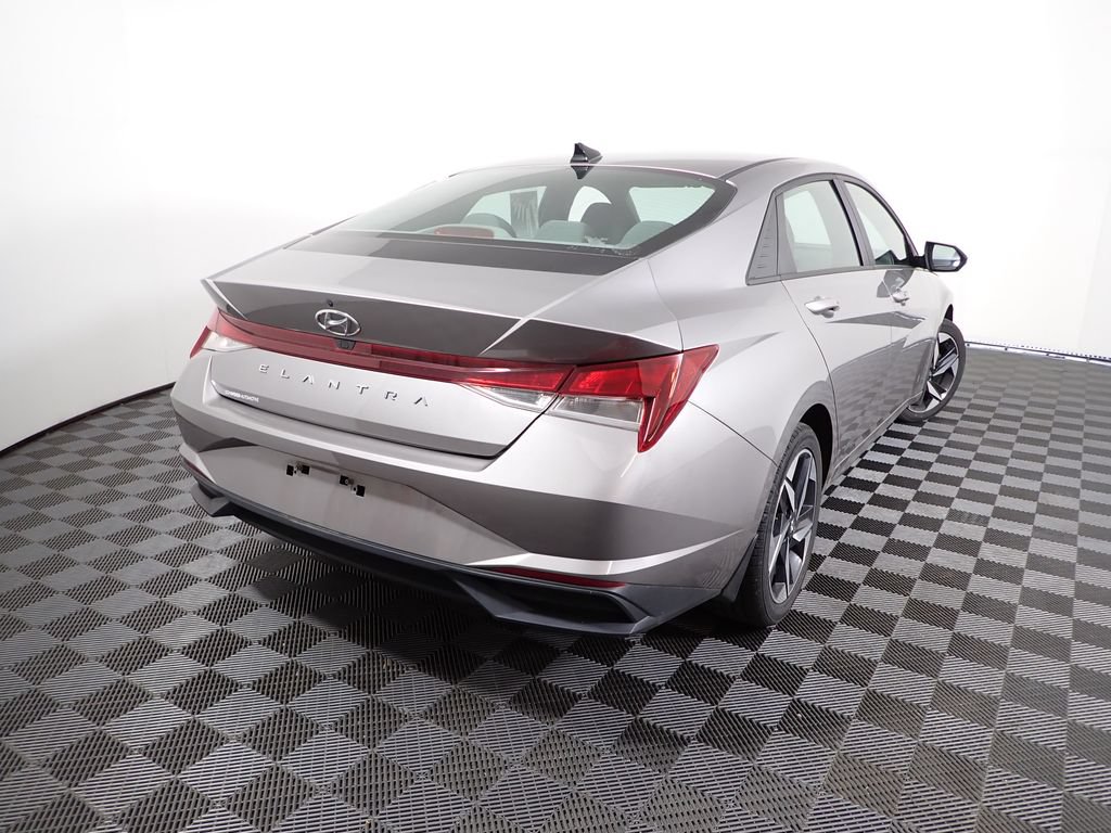 Used 2023 Hyundai Elantra SEL w/ Convenience Package FWD image 16