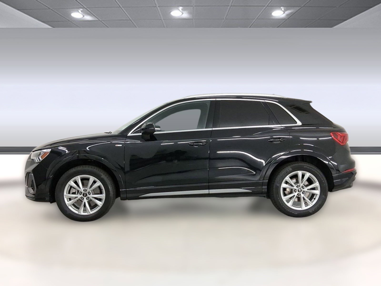 Used 2025 Audi Q3 2.0T Premium w/ Convenience Package image 2