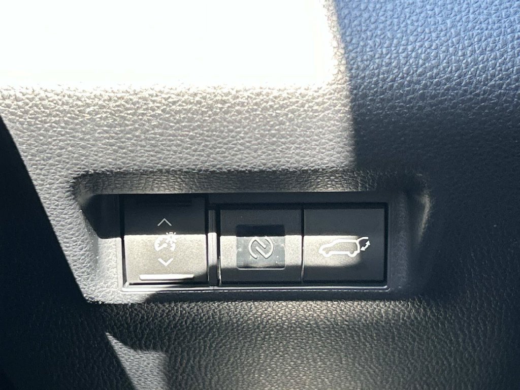 New 2026 Toyota RAV4 XSE AWD/4WD image 31