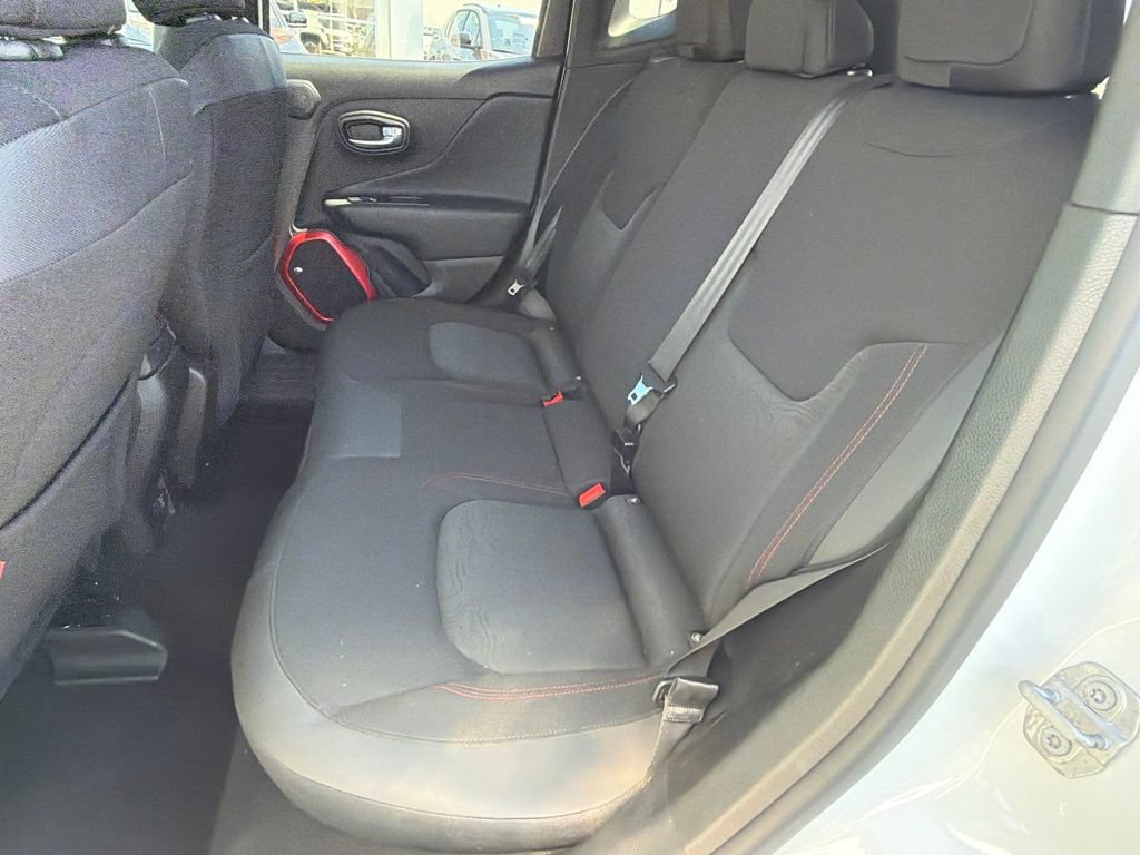 Used 2017 Jeep Renegade Trailhawk AWD/4WD image 33