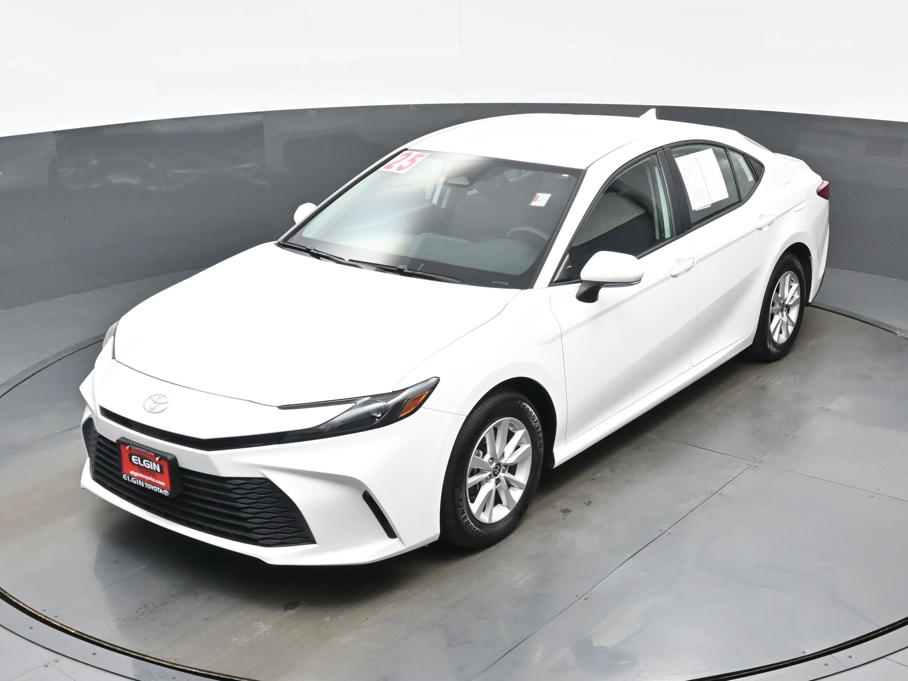 Used 2025 Toyota Camry LE image 35