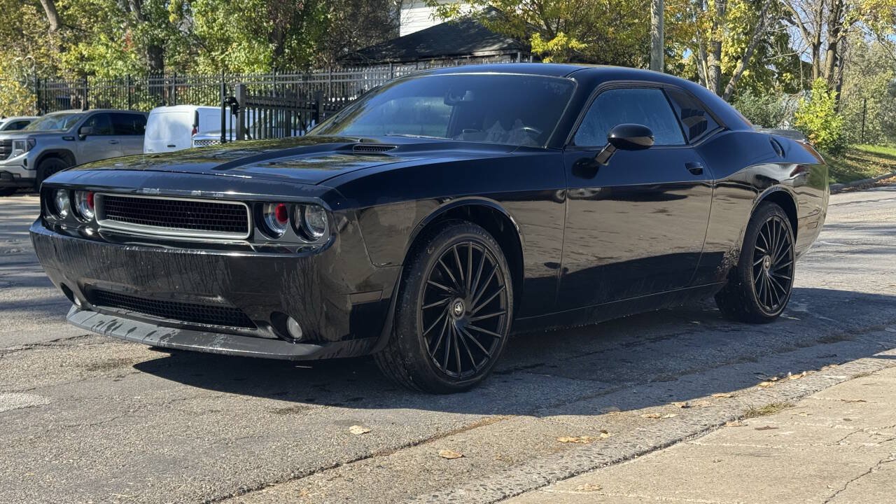 Used 2012 Dodge Challenger SXT Plus RWD image 2