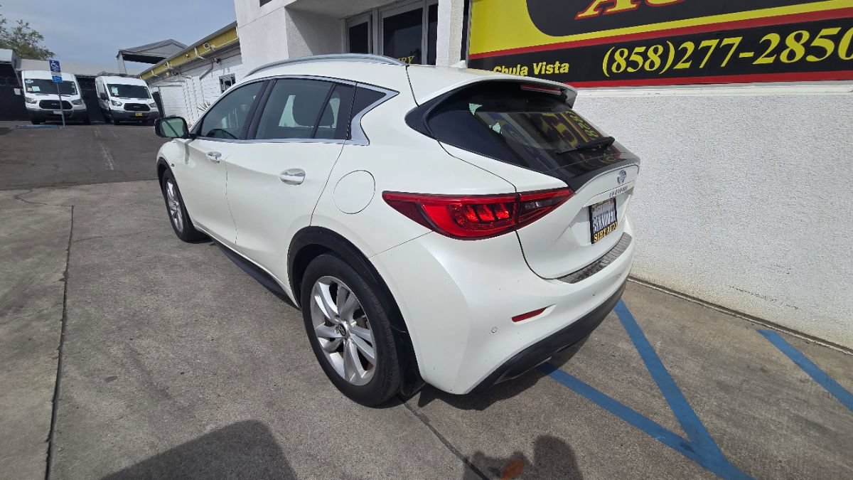 Used 2019 INFINITI QX30 w/ Cargo Package FWD image 41