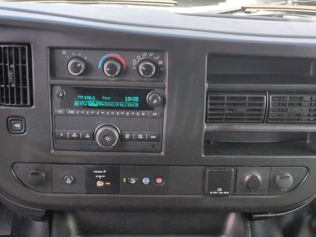 Used 2019 Chevrolet Express 2500 RWD image 18
