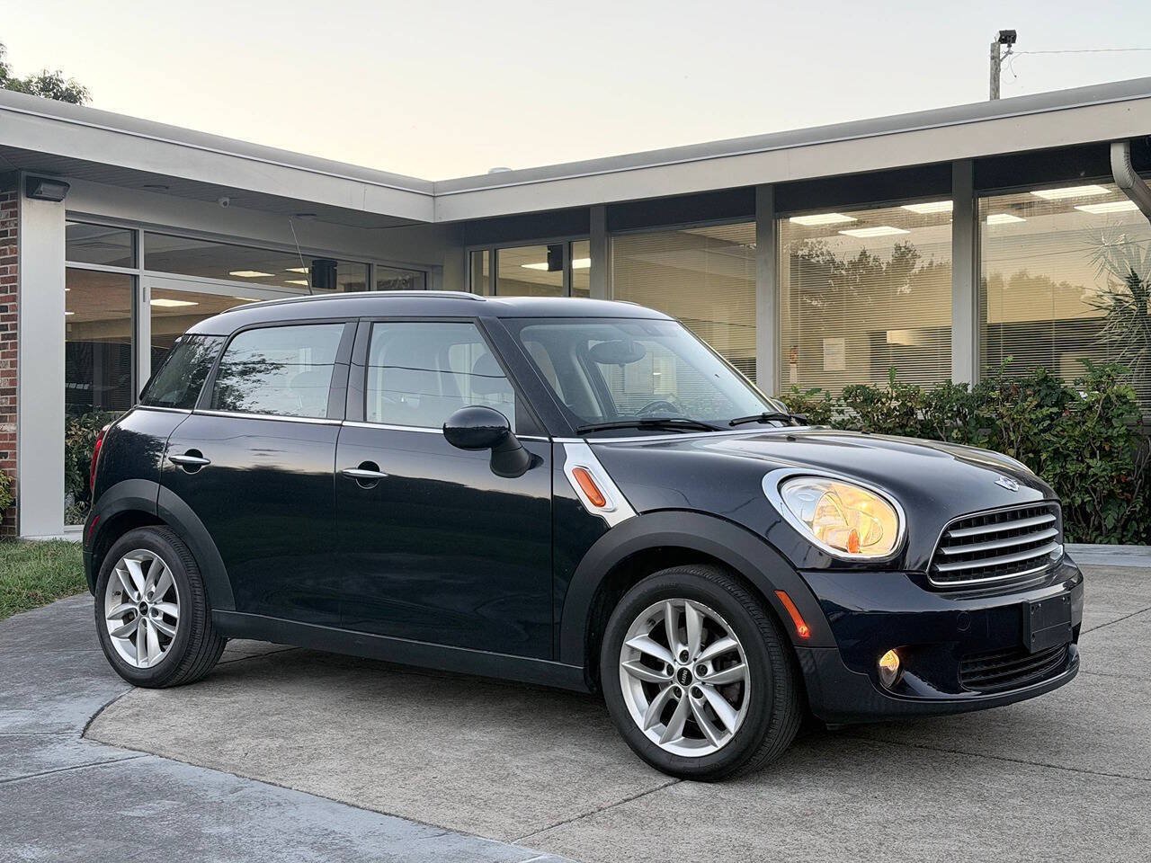 Used 2014 MINI Cooper Countryman FWD image 3