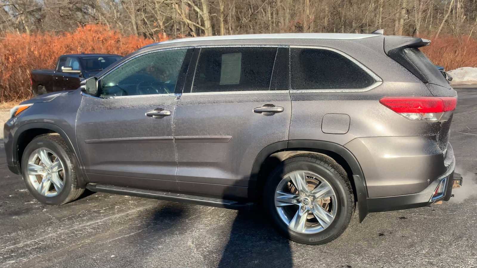 Used 2017 Toyota Highlander Limited image 6