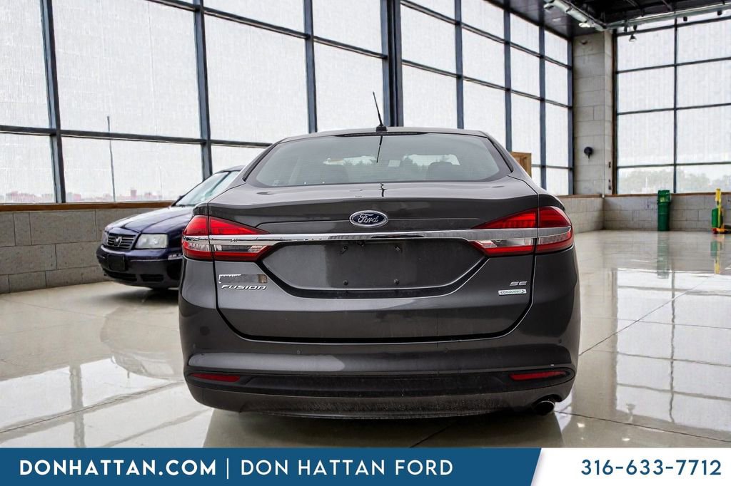 Used 2017 Ford Fusion SE w/ Fusion SE Technology Package image 30